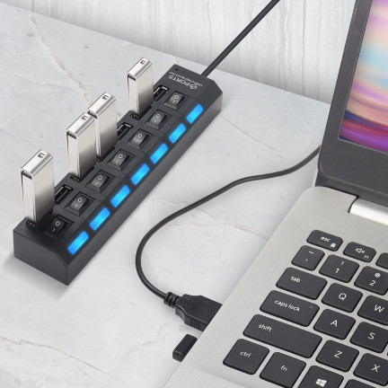 USB rozbočovač 2.0, s 7 porty, samostatné vypínače