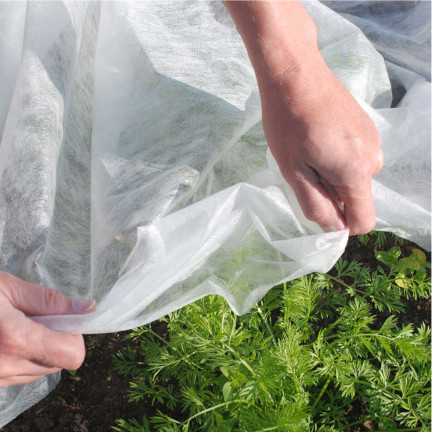 AGO2050 zahradní krycí agrotextilie, textilie 1,1 × 10 m, jarní, bílá, 17 g