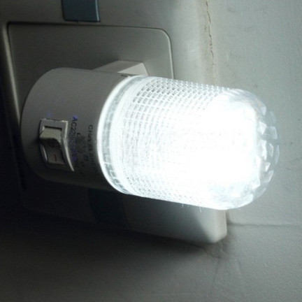 TV73 LED noční lampička na zásuvku, noční světlo, bílá zářivka do ložnice