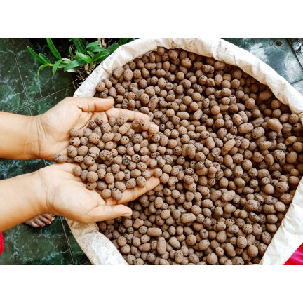 BIO38 zahradní keramzit, drenážní materiál, substrát pro pokojové květiny, 4 l, 8–16 mm