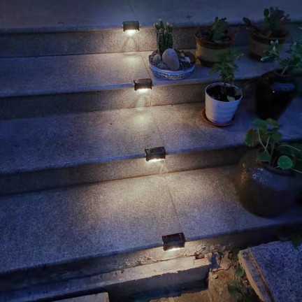TG77660 solární svítidla, 4 ks, solární zahradní LED svítidla na schody, terasu, plot, se senzorem soumraku