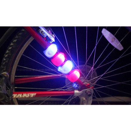 ZW39 VEDL JÍZDNÍ KOLO LAMPA PŘEDNÍ ZADNÍ 2 KS