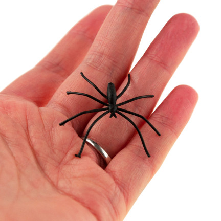 Umělá pavučina, bílá, s pavouky, halloweenská dekorace, 4 pavouci