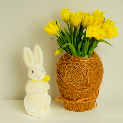 TG55589-1 zajíc, králíček, velikonoční králík, flokovaná dekorace, figurka králíčka, 22 cm
