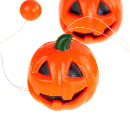 Halloweenská girlanda s dýněmi, oranžová, svítící LED řetěz ve tvaru dýní, 5 ks, délka 110 cm