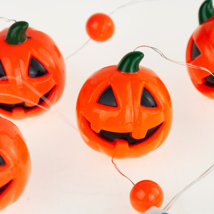 Halloweenská girlanda s dýněmi, oranžová, svítící LED řetěz ve tvaru dýní, 5 ks, délka 110 cm