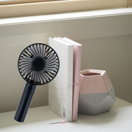 TG77645 VĚTRÁK VĚTRNÝ MLÝN MINI RUČNÍ VENTILÁTOR CESTOVNÍ PLÁŽOVÝ VENTILÁTOR