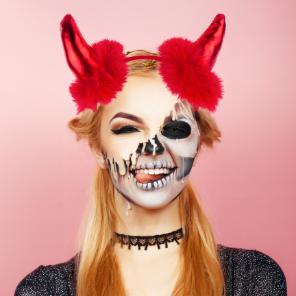 TG84488 čelenka s rohy na Halloween s kožešinou, červená