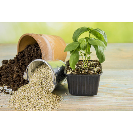 Zahradní vermikulit, přísada do substrátu, prokypření substrátu, Biovita, 4 l, 1–5 mm
